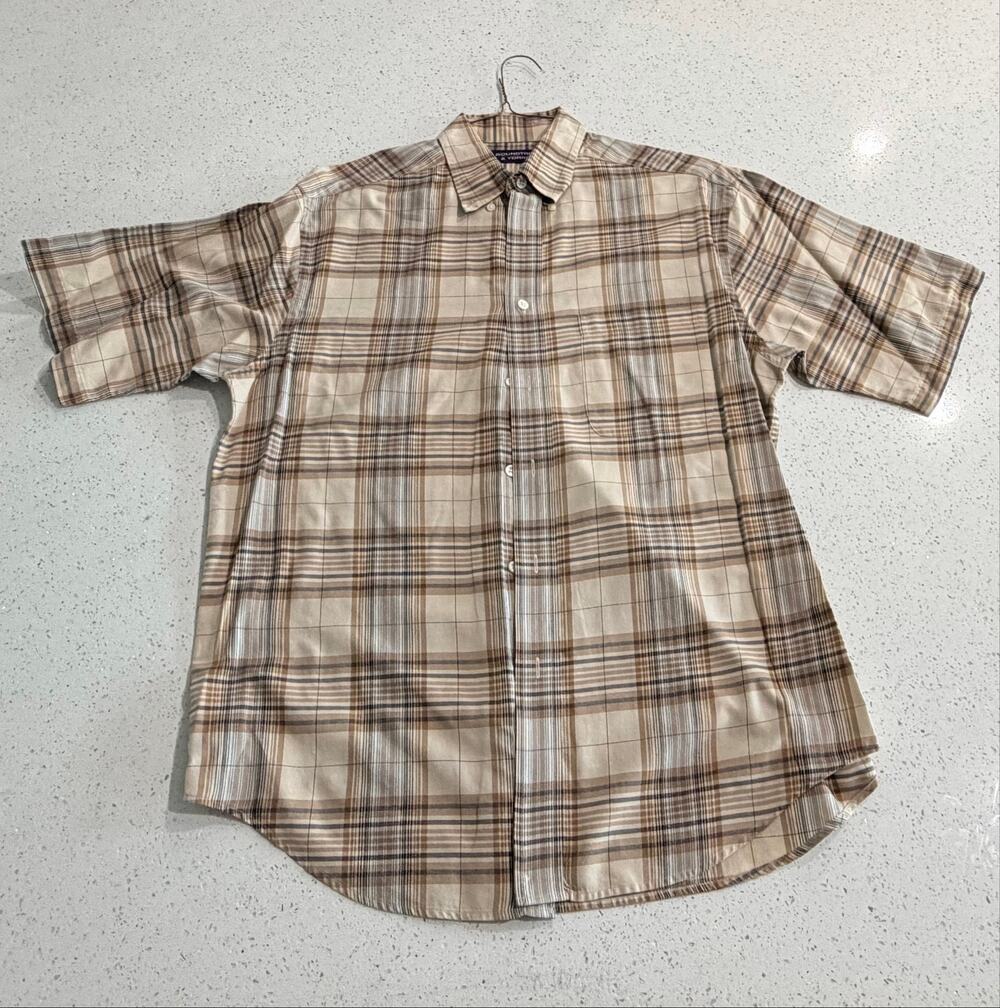 Roundtree & Yorke Men’s Short Sleeve Button Up Shirt M Brown Plaid With Pocket